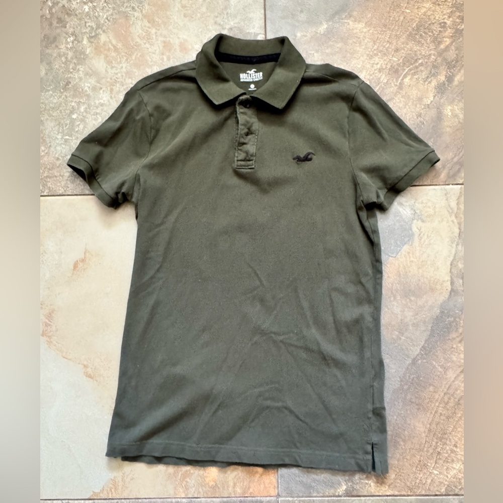 Hollister Men's Dark Olive Polo Shirt